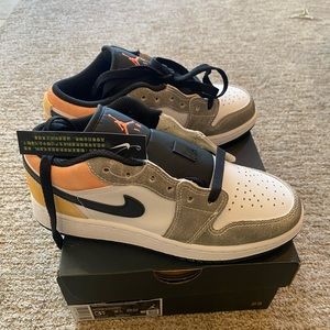 AIR JORDAN 1 LOW SE SIZE 3.5